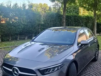 Usata Mercedes A180 Business 116 CV (85 kW) 2024 Grigio Berlina