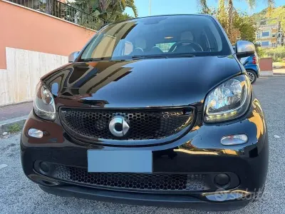 Usata Smart ForFour 71 CV (52 kW) 2014 Nero Utilitaria