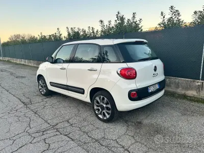 Begagnad Fiat 500L Lounge 80 HK (58 kW) 2016 Vit Minibuss
