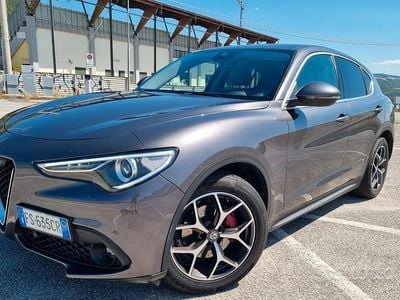 Käytetty Alfa Romeo Stelvio 180 HP (132 kW) 2018 Harmaa Katumaasturi