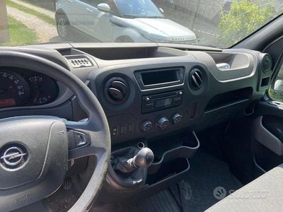 Usata Opel Movano 130 CV (95 kW) 2015 Bianco Furgone