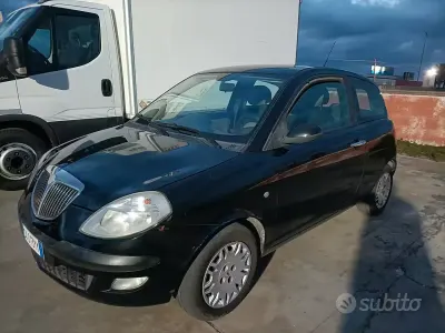 Usata Lancia Ypsilon 75 CV (55 kW) 2008 Nero Utilitaria