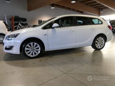 Usata Opel Astra 140 CV (102 kW) 2014 Station wagon