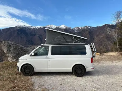 Usata VW California Beach 150 CV (110 kW) 2021 Bianco Furgone