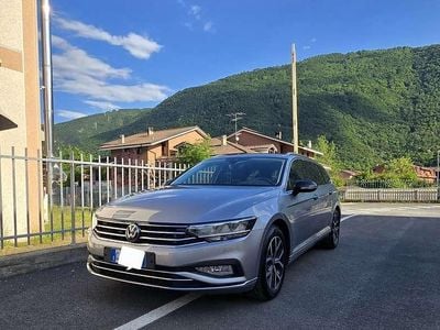 Usata VW Passat Executive 150 CV (110 kW) 2022 Grigio Station wagon
