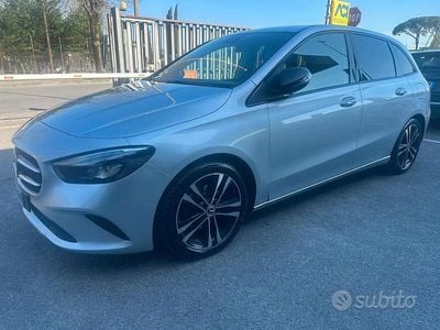 Usata Mercedes B180 116 CV (85 kW) 2019 Grigio Monovolume