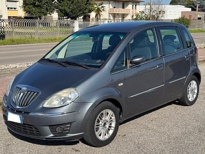 Usata Lancia Musa 70 CV (51 kW) 2008 Grigio Monovolume