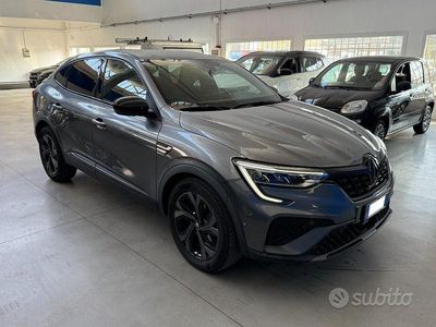 Usata Renault Arkana 145 CV (106 kW) 2023 Grigio metallizzato SUV