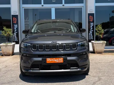 Usata Jeep Compass Summit 131 CV (96 kW) 2025 Grigio SUV