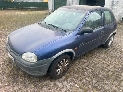 Używany Opel Corsa 54 KM (39 kW) 1995 Niebieski Hatchback