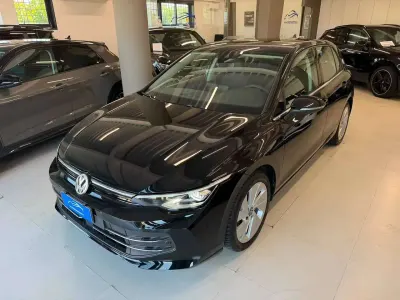 Usata VW Golf VIII Style 150 CV (110 kW) 2025 Nero grenadill black Berlina