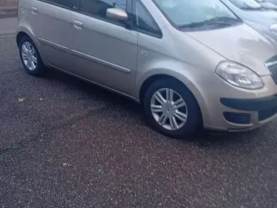 Usata Lancia Musa 69 CV (50 kW) 2005 Monovolume