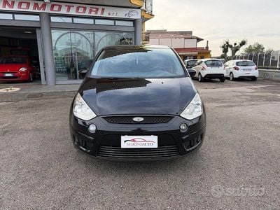 Usata Ford S-MAX Titanium 140 CV (102 kW) 2007 Nero Monovolume