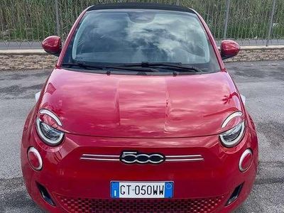 Usata Fiat 500e La Prima 42 kW (58 CV) 2024 Rosso Cabrio