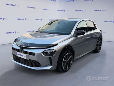 Usata Lancia Ypsilon 110 CV (80 kW) 2025 Argento Utilitaria