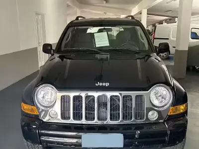 Second-hand Jeep Cherokee Limited 163 CP (119 kW) 2005 Negru SUV
