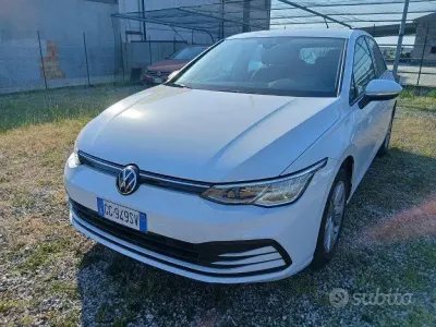 Usata VW Golf VIII 150 CV (110 kW) 2022 Bianco Berlina
