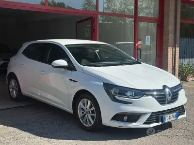 Usata Renault Mégane Zen 110 CV (80 kW) 2016 Bianco Berlina