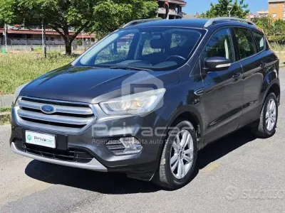 Usata Ford Kuga Business Edition 120 CV (88 kW) 2017 Grigio SUV