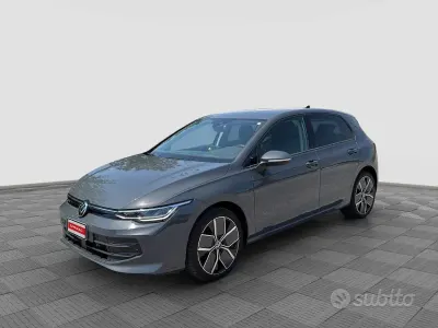 Usata VW Golf VIII Edition 116 CV (85 kW) 2024 Grigio Berlina