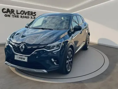 Usata Renault Captur Techno 101 CV (74 kW) 2023 Rpe blu marine SUV