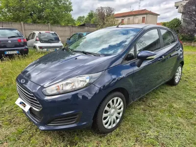 Usata Ford Fiesta Titanium 75 CV (55 kW) 2015 Blu Utilitaria