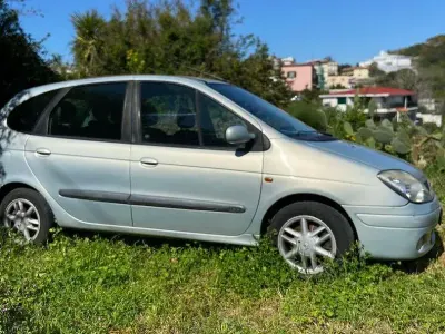 Usata Renault Mégane GrandTour 90 CV (66 kW) 2002 Grigio Station wagon