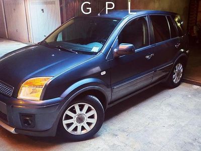 Usata Ford Fusion 80 CV (58 kW) 2010 Blu Station wagon