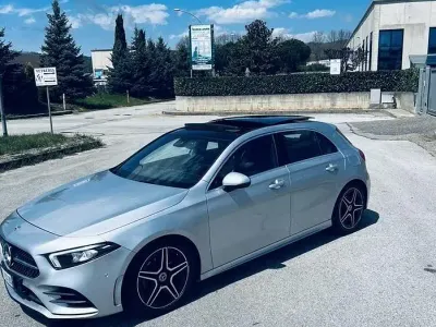 Usata Mercedes 180 116 CV (85 kW) 2018 Grigio Berlina
