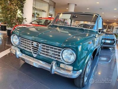 Usata Alfa Romeo Giulia 1300 80 CV (58 kW) 1960 Verde Berlina
