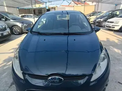 Usata Ford Fiesta Titanium 97 CV (71 kW) 2010 Grigio Berlina