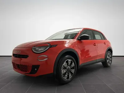 Nuova Fiat 600 Icon 136 CV (100 kW) 2026 Arancio sole metallizzato SUV