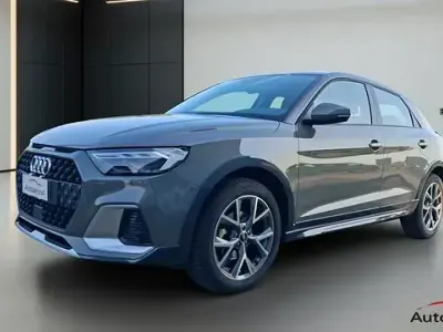 Usata Audi A1 Ambiente 110 CV (80 kW) 2023 Grigio chronos metallizzato SUV