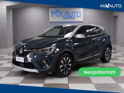 Usata Renault Captur Techno 94 CV (69 kW) 2023 Grigio SUV