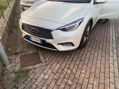 Infiniti Q30