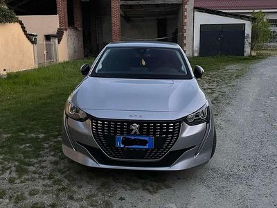 Usata Peugeot 208 Allure 101 CV (74 kW) 2022 Argento Utilitaria