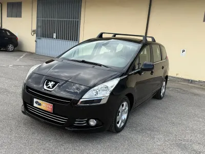 Usata Peugeot 5008 115 CV (84 kW) 2013 Bianco Monovolume