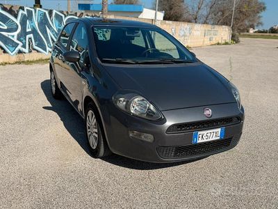 Usata Fiat Punto Lounge 95 CV (69 kW) 2016 Grigio Utilitaria