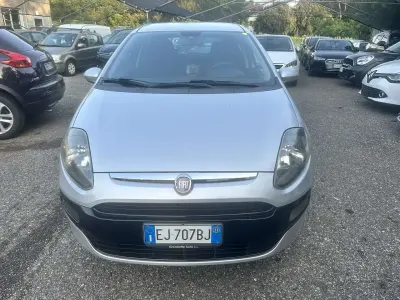 Usata Fiat Punto Evo Dynamic 69 CV (50 kW) 2011 Argento Utilitaria