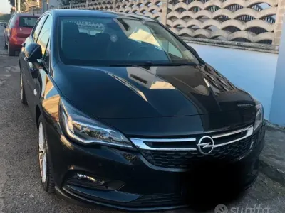 Usata Opel Astra 136 CV (100 kW) 2015 Nero Berlina