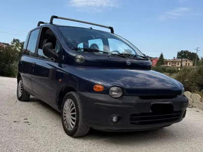 Usata Fiat Multipla 103 CV (75 kW) 2000 Blu/azzurro Monovolume