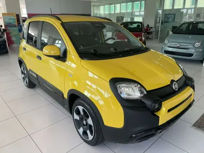 Nuova Fiat Panda Cross Cross 65 CV (47 kW) 2026 Giallo Utilitaria