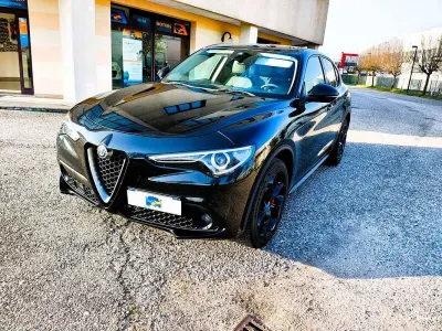 Usata Alfa Romeo Stelvio Super 209 CV (153 kW) 2018 Nero SUV