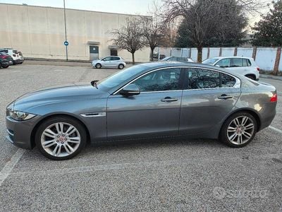 Usata Jaguar XE Prestige 180 CV (132 kW) 2015 Grigio Berlina
