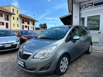 Usata Opel Meriva 120 CV (88 kW) 2011 Grigio Monovolume