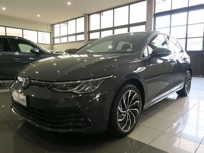 Usata VW Golf VIII Life 110 CV (80 kW) 2023 Grigio medio met Berlina