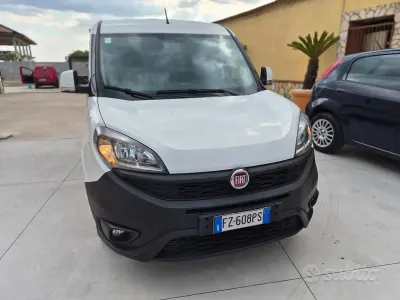 Usata Fiat Doblò Easy 95 CV (69 kW) 2019 Bianco Monovolume