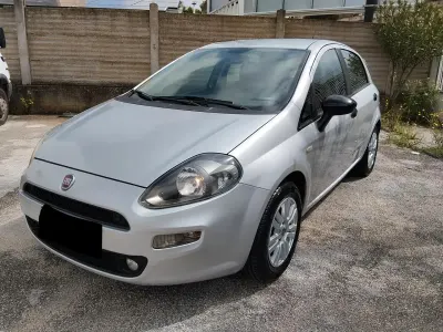 Usata Fiat Punto Lounge 74 CV (54 kW) 2013 Grigio Utilitaria