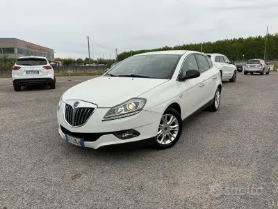 Begagnad Lancia Delta Gold 120 HK (88 kW) 2013 Vit Halvkombi