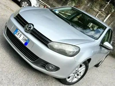 Usata VW Golf VI Highline 105 CV (77 kW) 2011 Argento Utilitaria